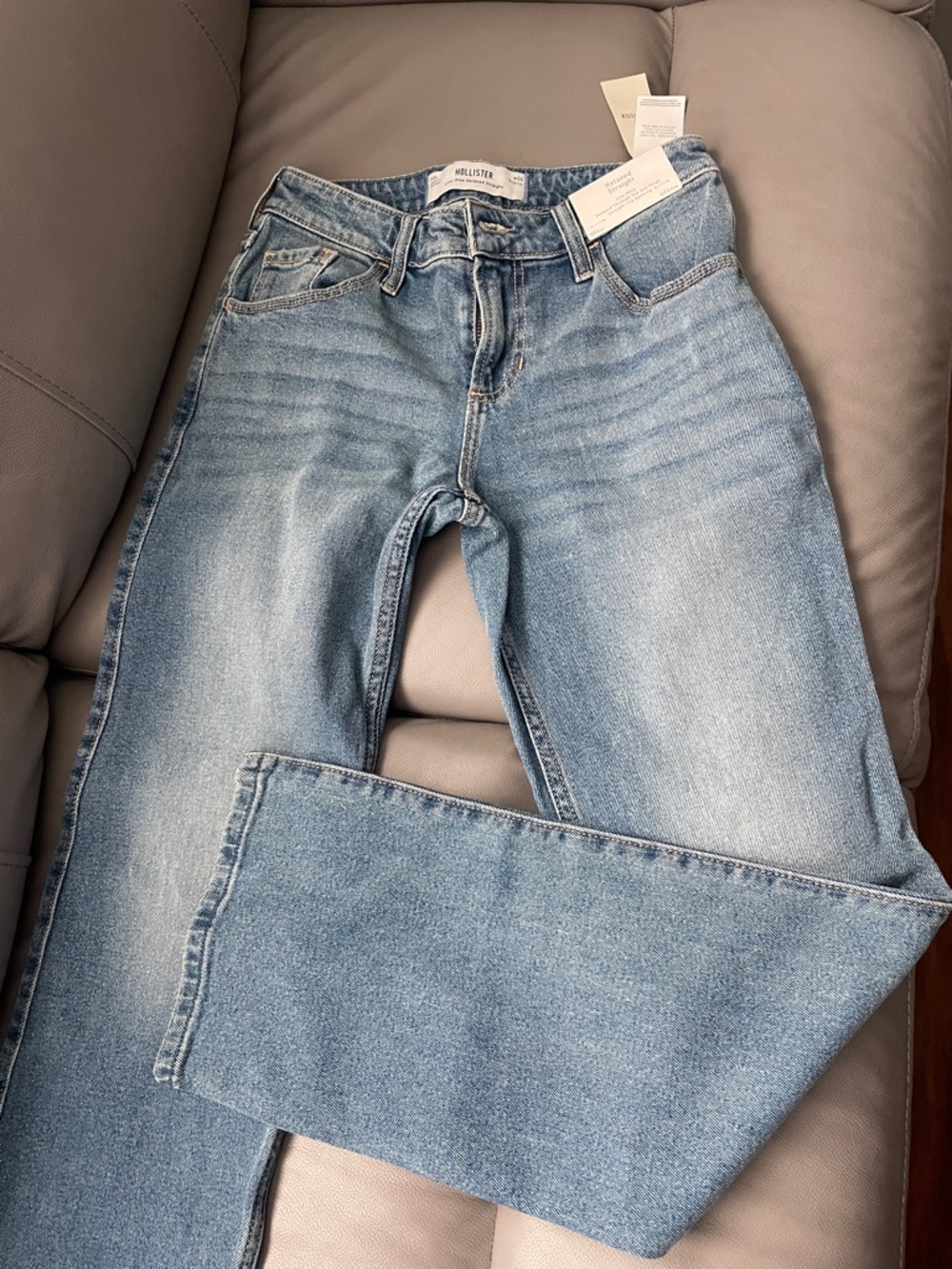 Hollister Women’s Light Wash low- Rise relaxed straight Jeans